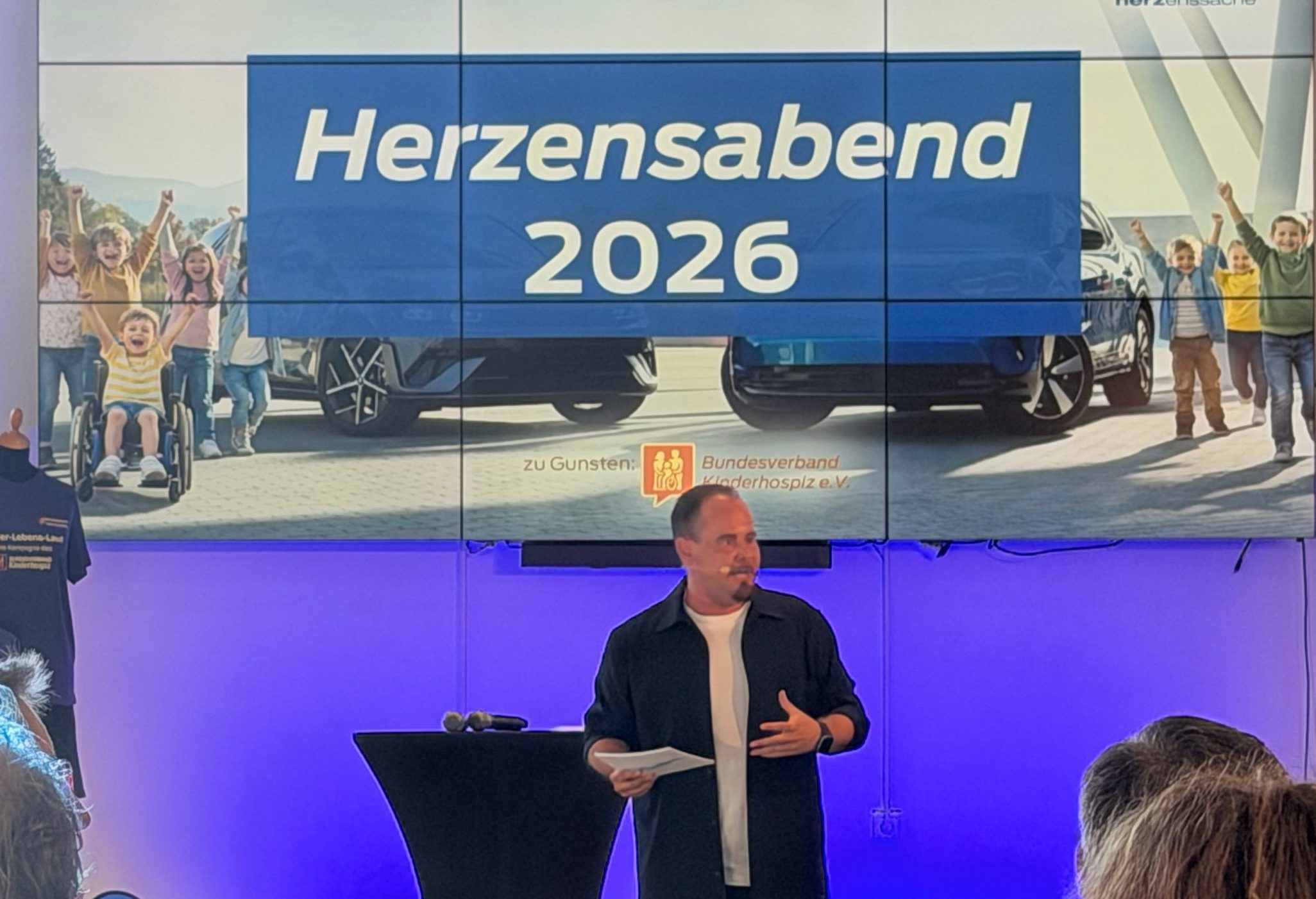 Adrian Hoffmann, Moderator aus der Nähe Offenburg beim Warm-Up der TV-Sendung "Immer wieder sonntags".